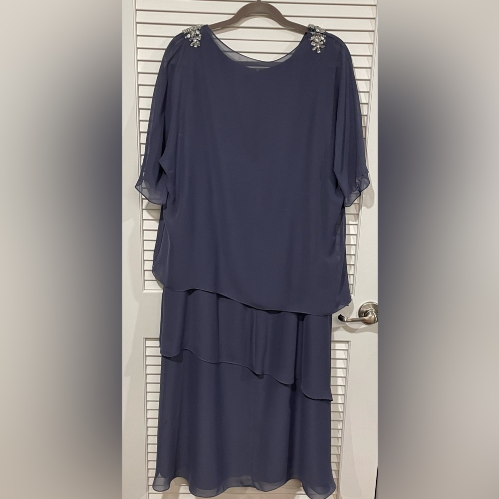 Tea-length “Mother of the Bride/Groom” Dress. Size 18, never worn.